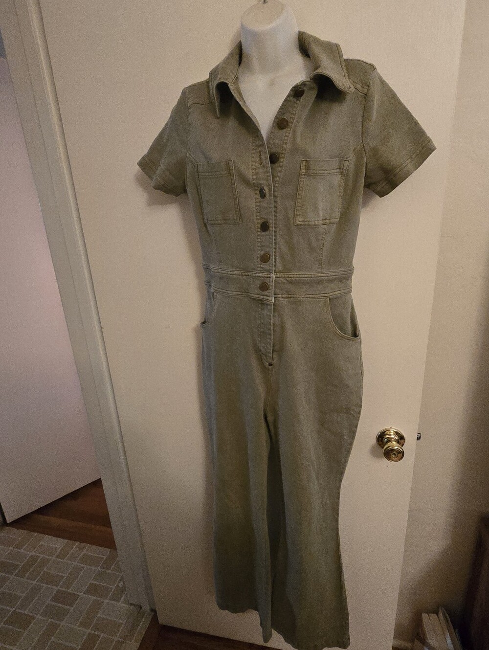 Urban Outfitters Sage Green Utility Jumpsuit Size Medium Wide Leg - Picture 5 of 9